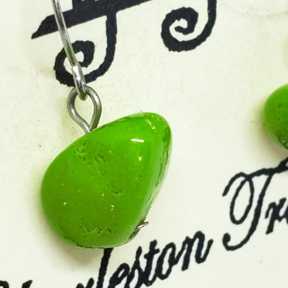 Handmade Charleston Treasures Green Polished Rock / Pottery Dangle Earrings NOS - Picture 4 of 7